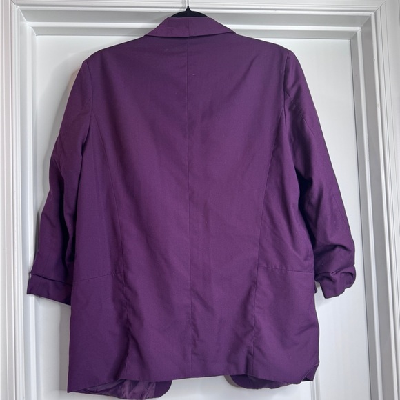 Women’s 3/4 Length Scrunch Sleeve Blazer in Eggplant Color - Great for Spring - Picture 4 of 6